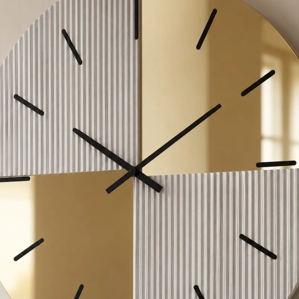 Orologi Da Parete Moderni-Selezionato da Mazzolaluce Orologio da parete 80 cm vetro specchio cannettato e oro design moderno per salone