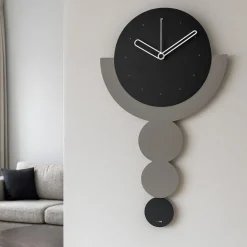 Orologi Da Parete Moderni-Selezionato da Mazzolaluce Orologio da parete con pendolo moderno nero e fango