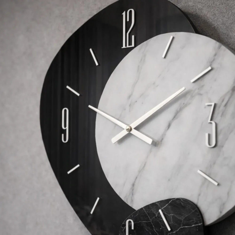 Orologi Da Parete Moderni-Selezionato da Mazzolaluce Orologio da parete design moderno 80cm specchio fume resina effetto marmo