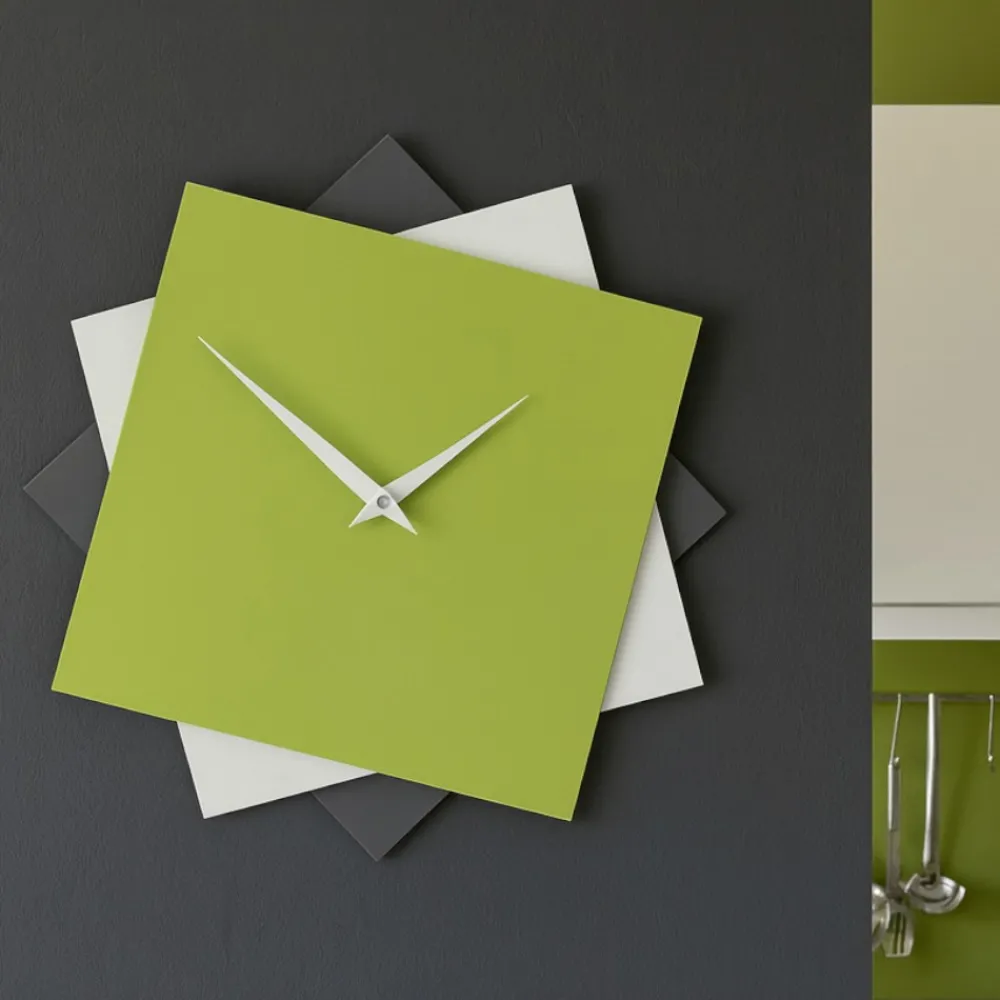 Orologi Da Parete Moderni-Selezionato da Mazzolaluce Orologio da parete design moderno verde mela originale