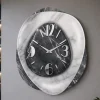Orologi Da Parete Moderni-Selezionato da Mazzolaluce Orologio da parete in resina effetto marmorizzato grigio e argento