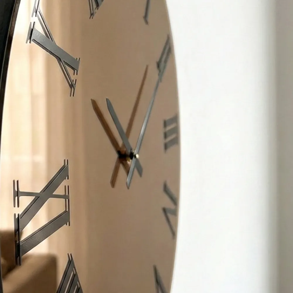 Orologi Da Parete Moderni-Selezionato da Mazzolaluce Orologio da parete in vetro bronzo 80cm rotondo per soggiorno