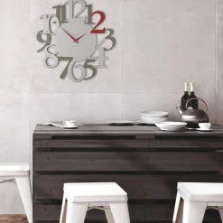 Orologi Da Parete Moderni-Selezionato da Mazzolaluce Orologio da parete legno rosso rubino grigio design moderno