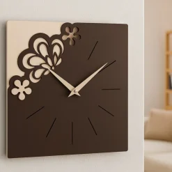 Orologi Da Parete Moderni-Selezionato da Mazzolaluce Orologio da parete marrone nocciola moderno quadrato