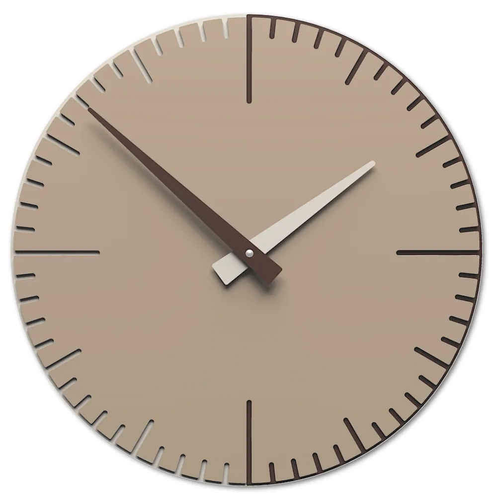Orologi Da Parete Moderni-Selezionato da Mazzolaluce Orologio da parete moderno caffelatte marrone tortora