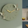 Orologi Da Parete Moderni-Selezionato da Mazzolaluce Orologio da parete moderno farfalle rotondo verde e avorio