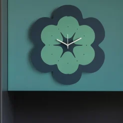 Orologi Da Parete Moderni-Selezionato da Mazzolaluce Orologio da parete moderno fiore verde e blu