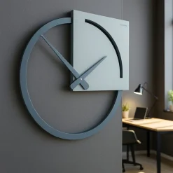 Orologi Da Parete Moderni-Selezionato da Mazzolaluce Orologio da parete moderno legno colore azzurro polvere