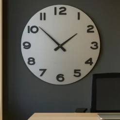 Orologi Da Parete Moderni-Selezionato da Mazzolaluce Orologio da parete 60 moderno rotondo legno colore alluminio
