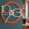 Orologi Da Parete Moderni-Selezionato da Mazzolaluce Orologio da parete moderno scarlett legno colore arancione-grigio