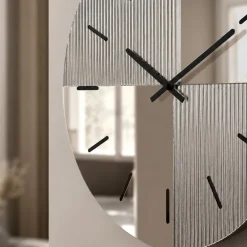 Orologi Da Parete Moderni-Selezionato da Mazzolaluce Orologio da parete per soggiorno moderno 80 cm specchio cannettato e rosa