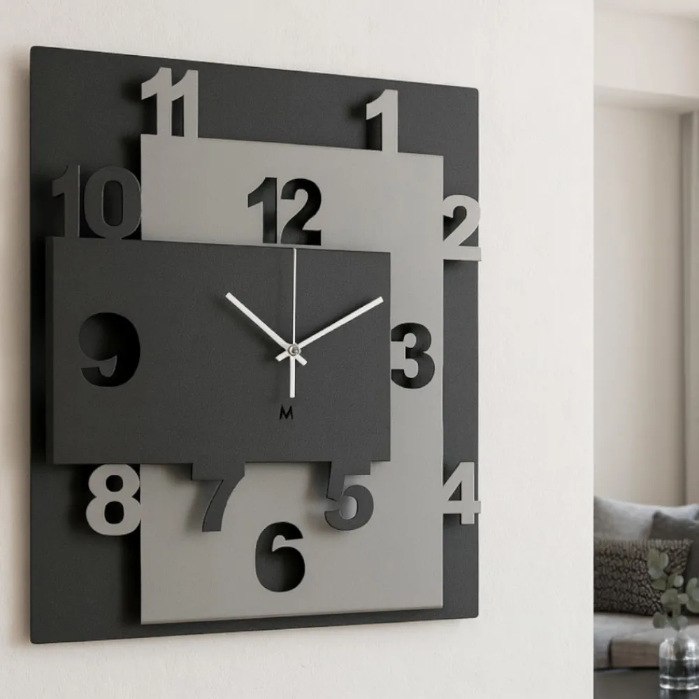 Orologi Da Parete Moderni-Selezionato da Mazzolaluce Orologio da parete quadrato moderno nero e fango