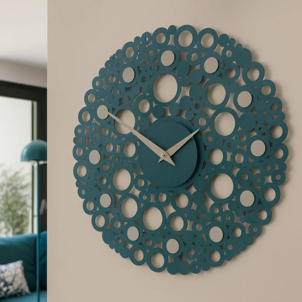 Orologi Da Parete Moderni-Selezionato da Mazzolaluce Orologio da parete rotondo in legno ottanio traforato