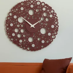 Orologi Da Parete Moderni-Selezionato da Mazzolaluce Orologio da parete rotondo legno rosso traforato