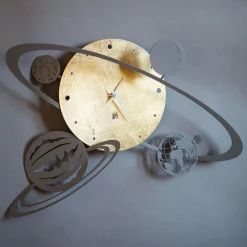 Orologi Da Parete Moderni-Selezionato da Mazzolaluce Orologio da parete sistema solare design moderno metallo foglia oro