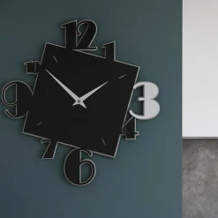 Orologi Da Parete Moderni-Selezionato da Mazzolaluce Orologio di legno nero da parete design numeri