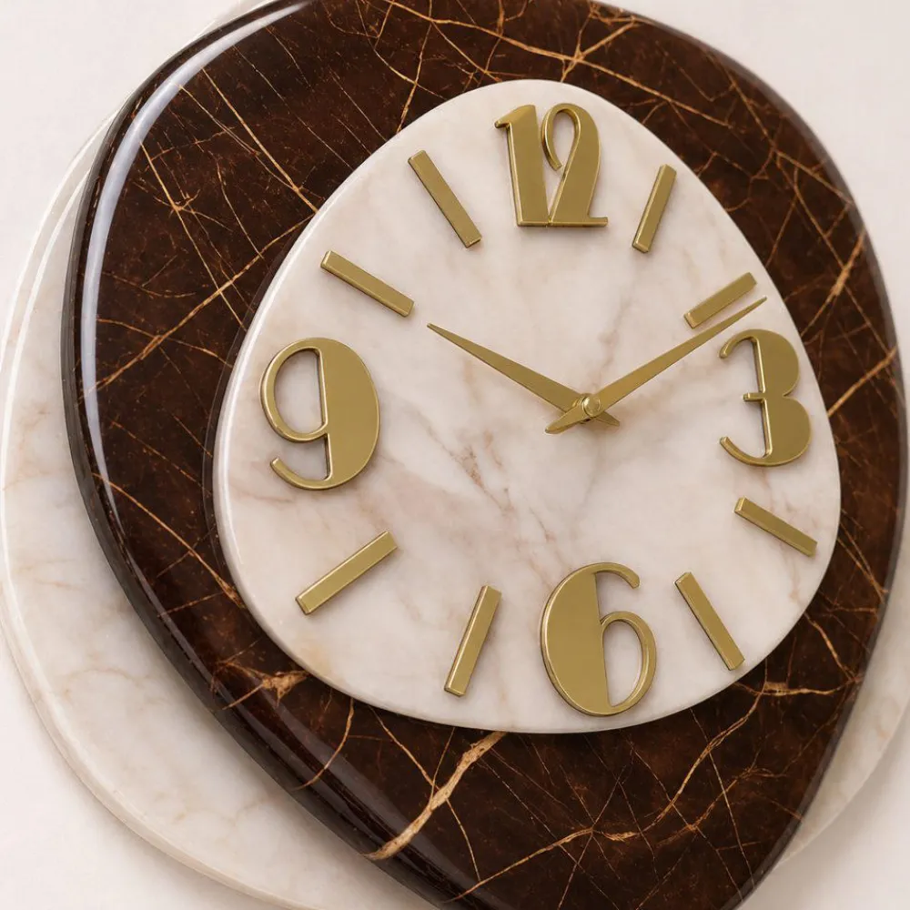 Orologi Da Parete Moderni-Selezionato da Mazzolaluce Orologio in resina da parete effetto marmo dettagli foglia oro
