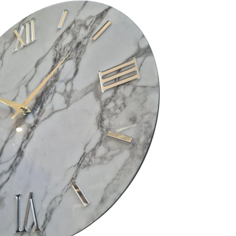 Orologi Da Parete Moderni-Selezionato da Mazzolaluce Orologio mabby moderno 60cm da parete effetto marmo bianco