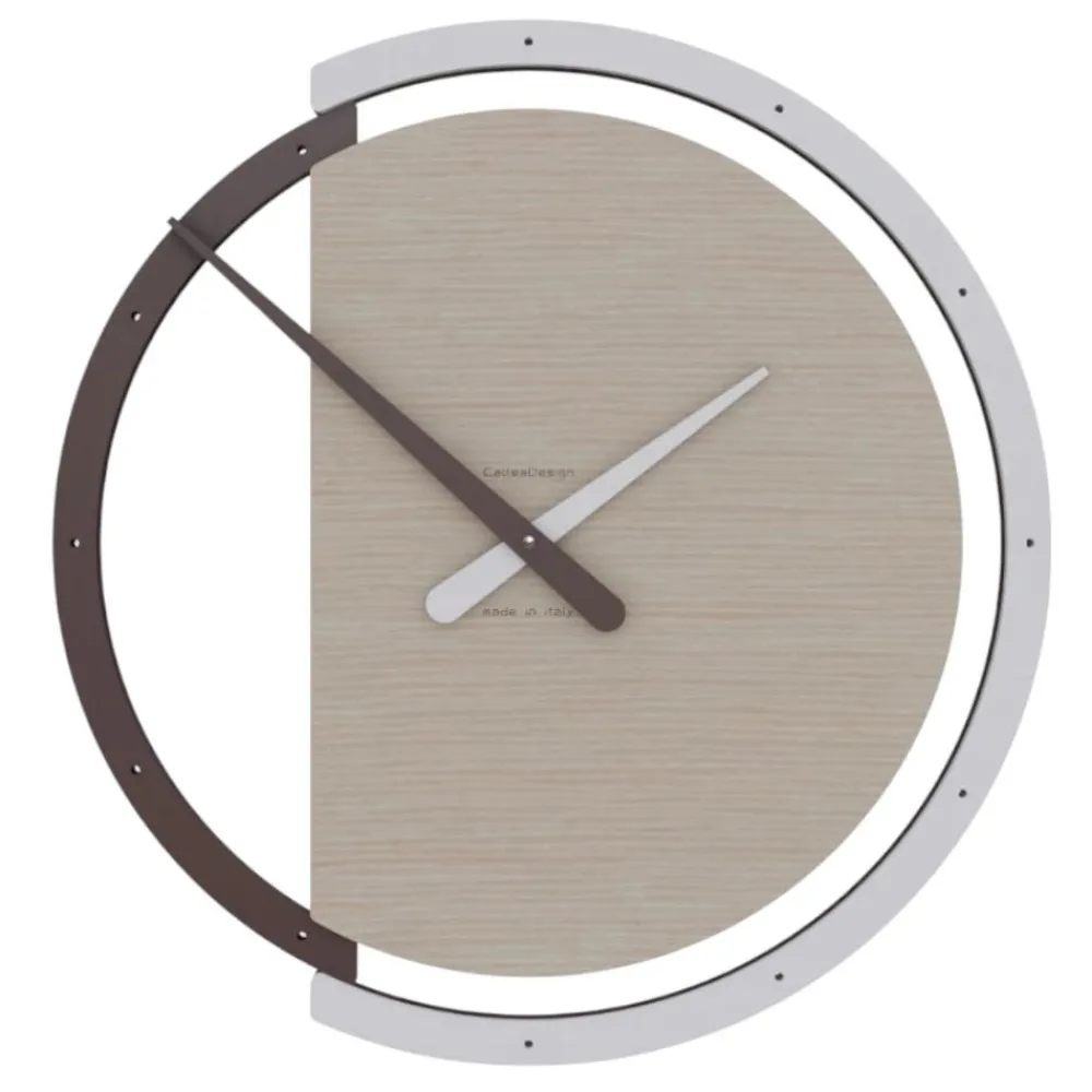 Orologi Da Parete Moderni-Selezionato da Mazzolaluce Orologio moderno da parete legno rotondo bianco e cioccolato