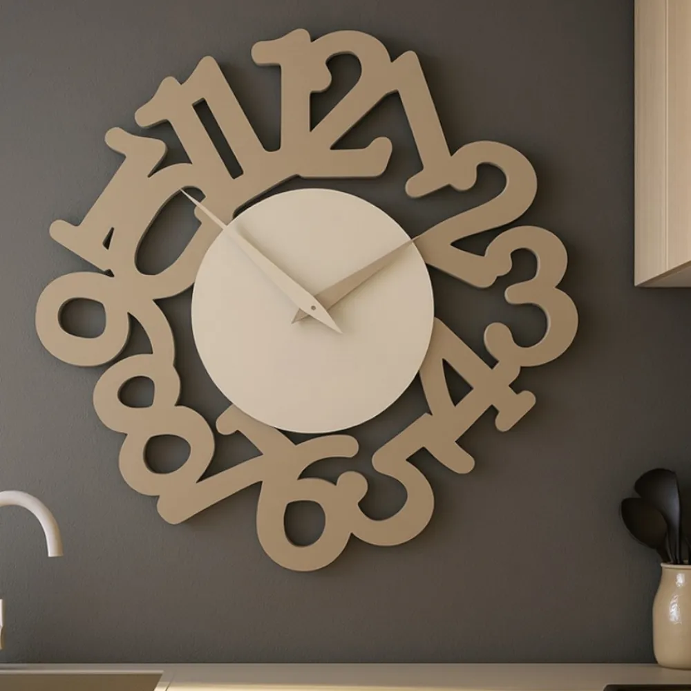 Orologi Da Parete Moderni-Selezionato da Mazzolaluce Orologio moderno da parete legno colore nocciola