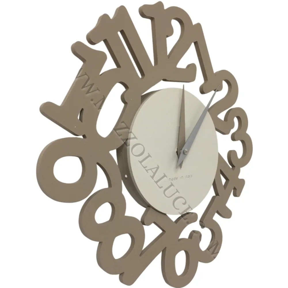 Orologi Da Parete Moderni-Selezionato da Mazzolaluce Orologio moderno da parete legno colore nocciola