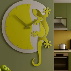 Orologi Da Parete Moderni-Selezionato da Mazzolaluce Orologio moderno da parete legno colore verde cedro