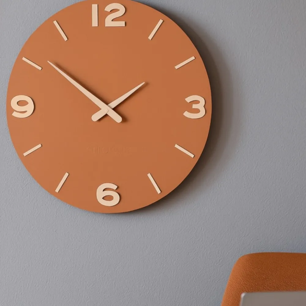 Orologi Da Parete Moderni-Selezionato da Mazzolaluce Orologio moderno da parete smarty legno colore terracotta