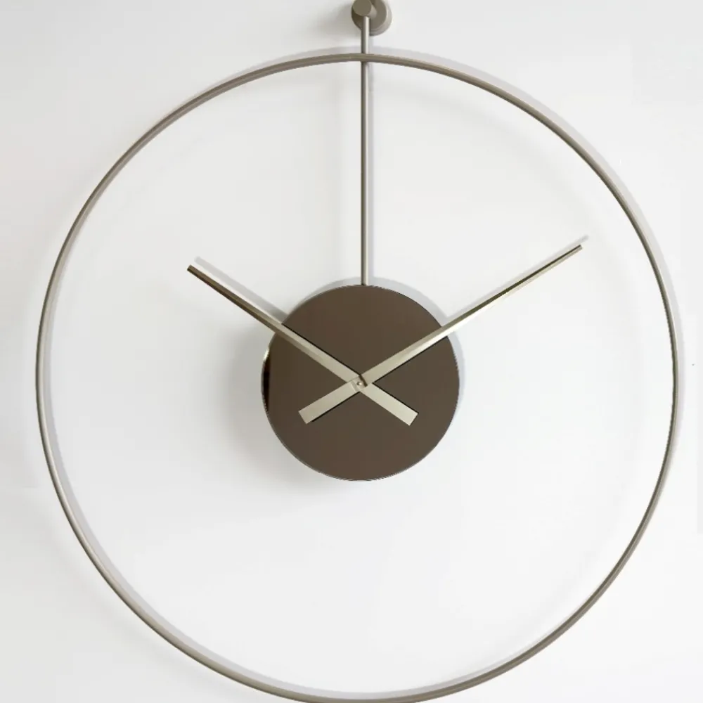 Orologi Da Parete Moderni-Selezionato da Mazzolaluce Orologio moderno da parete tortora rotondo effetto specchio bronzo 60cm