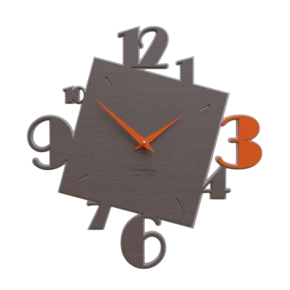 Orologi Da Parete Moderni-Selezionato da Mazzolaluce Orologio moderno per parete numeri in legno arancione