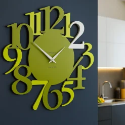 Orologi Da Parete Moderni-Selezionato da Mazzolaluce Orologio particolare da parete legno colore verde oliva