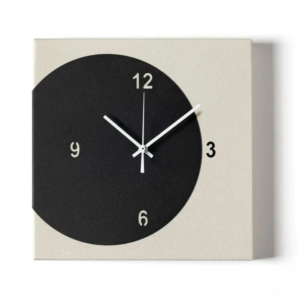 Orologi Da Parete Moderni-Selezionato da Mazzolaluce Orologio quadrato da muro 28x28 cm design moderno nero e avorio