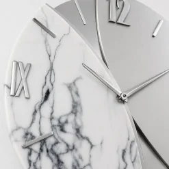 Orologi Da Parete Moderni-Selezionato da Mazzolaluce Orologio rotondo da parete design particolare effetto marmo grigio