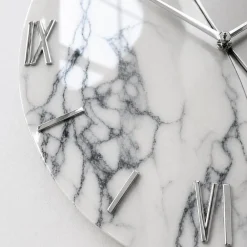 Orologi Da Parete Moderni-Selezionato da Mazzolaluce Orologio rotondo da parete design particolare effetto marmo grigio