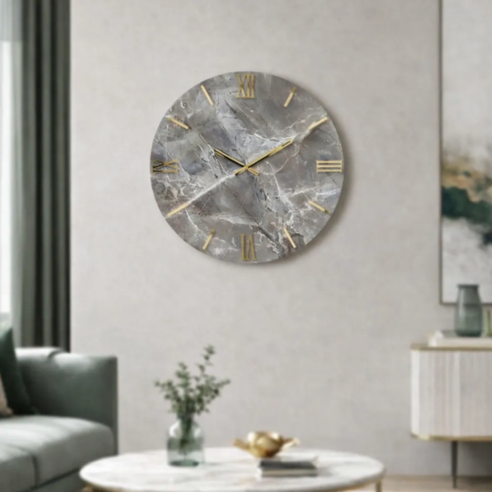 Orologi Da Parete Moderni-Selezionato da Mazzolaluce Orologio rotondo da parete effetto marmo chiaro dettagli foglia oro