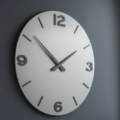 Orologi Da Parete Moderni-Selezionato da Mazzolaluce Orologio rotondo da parete moderno smarty legno colore alluminio