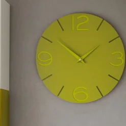 Orologi Da Parete Moderni-Selezionato da Mazzolaluce Orologio verde tondo oliva da parete moderno