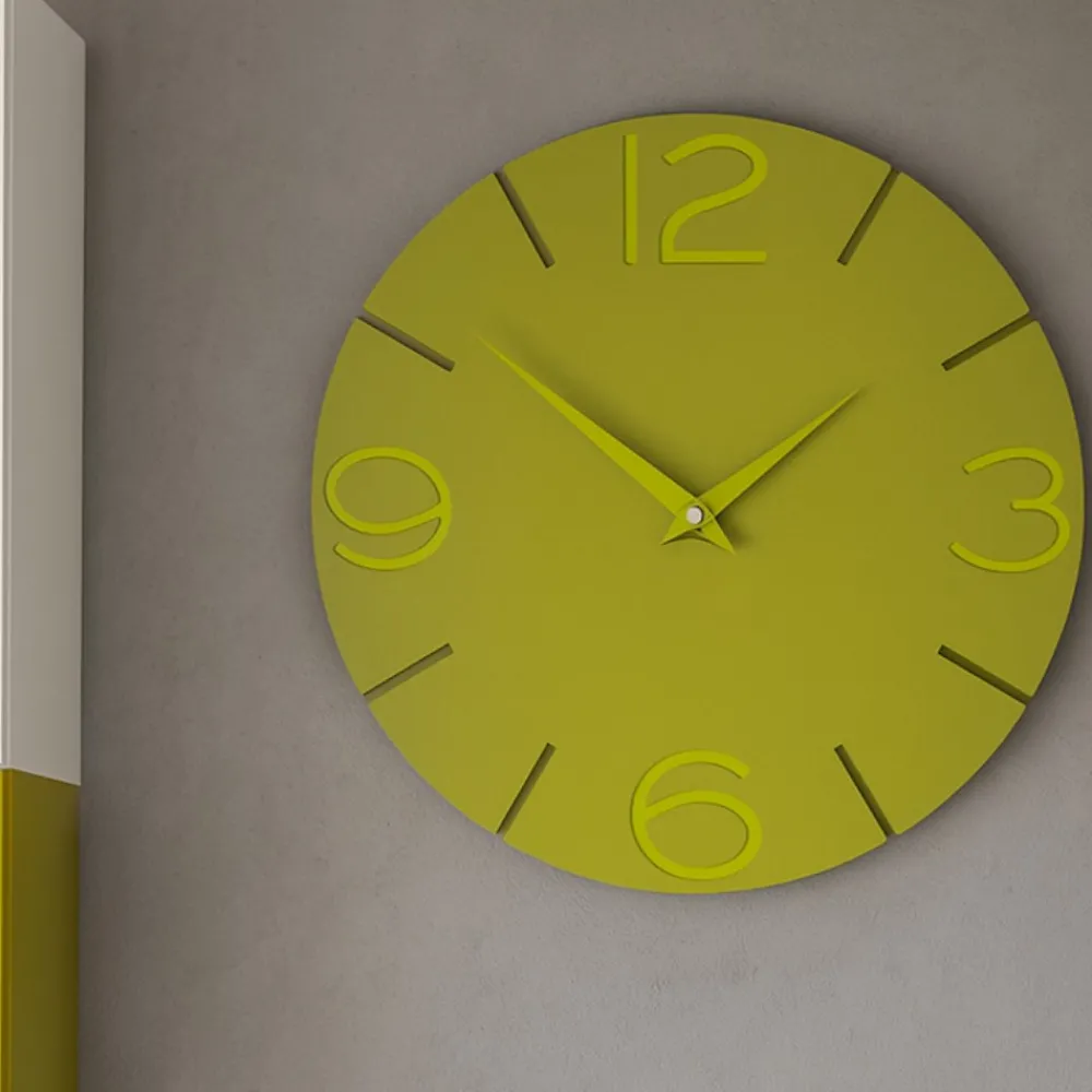 Orologi Da Parete Moderni-Selezionato da Mazzolaluce Orologio verde tondo oliva da parete moderno