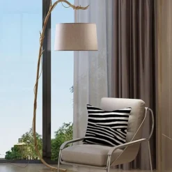 Lampade Da Terra-Selezionato da Mazzolaluce Piantana ad arco rustica legno marrone per salotto
