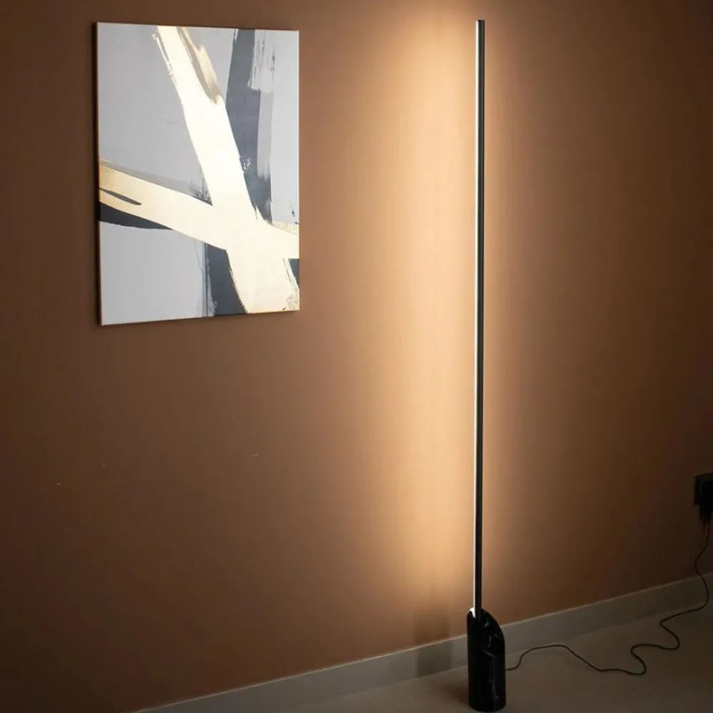 Lampade Da Terra-Selezionato da Mazzolaluce Piantana base effetto marmo nero lampada da terra led 3000k moderna