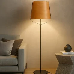 Lampade Da Terra-Selezionato da Mazzolaluce Piantana da salotto metallo nero paralume legno di ciliegio