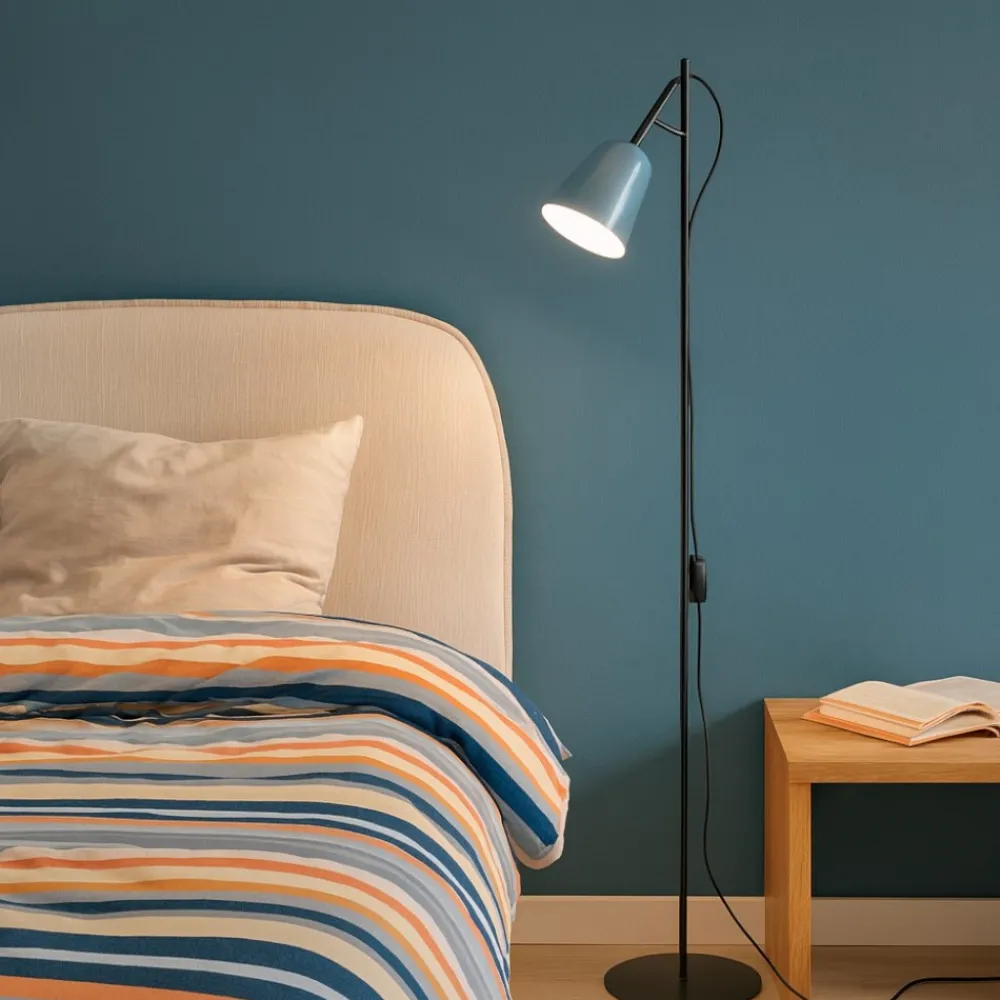 Lampade Da Terra-Selezionato da Mazzolaluce Piantana da terra per cameretta ragazzo metallo nero e blu orientabile