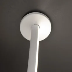 Lampade Da Terra-Selezionato da Mazzolaluce Piantana da terra sospesa bianca led 3000k dimmerabile