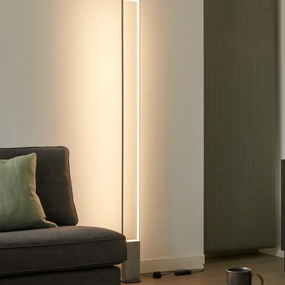 Lampade Da Terra-Selezionato da Mazzolaluce Piantana design minimalista led 3000k base in cemento