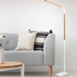 Lampade Da Terra-Selezionato da Mazzolaluce Piantana di legno bianca moderna led orientabile dimmerabile