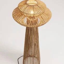 Lampade Da Terra-Selezionato da Mazzolaluce Piantana di rattan design intrecciato per soggiorno