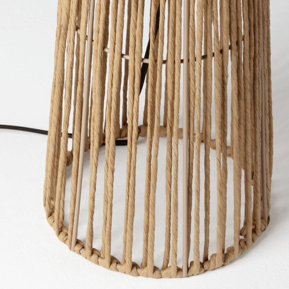 Lampade Da Terra-Selezionato da Mazzolaluce Piantana di rattan design intrecciato per soggiorno