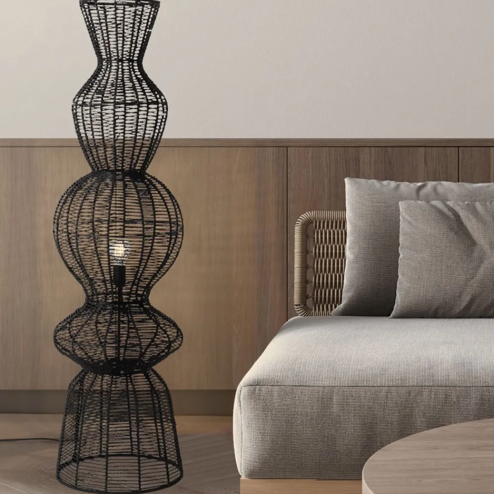 Lampade Da Terra-Selezionato da Mazzolaluce Piantana di rattan nero intrecciato per soggiorno