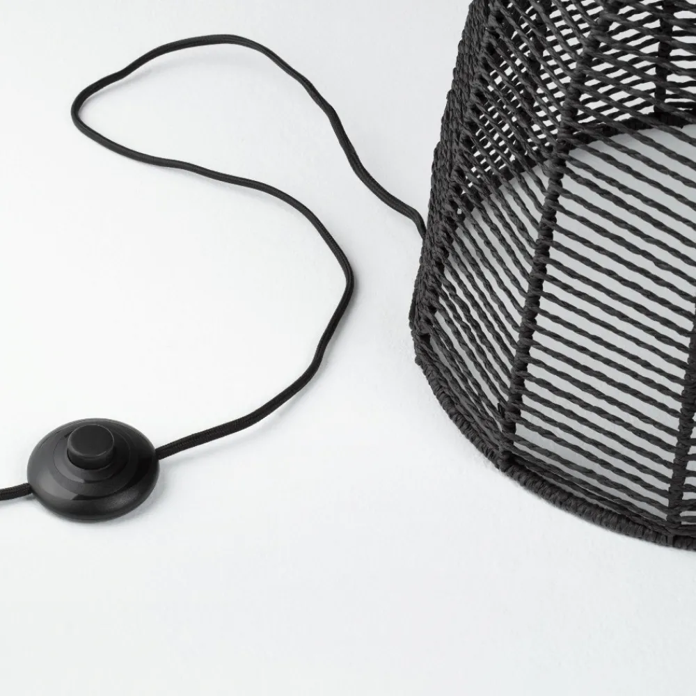 Lampade Da Terra-Selezionato da Mazzolaluce Piantana di rattan nero intrecciato per soggiorno