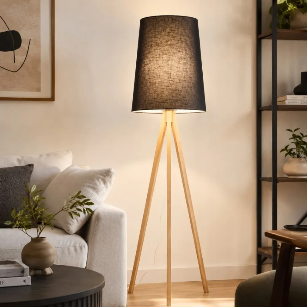 Lampade Da Terra-Selezionato da Mazzolaluce Piantana lampada scandinava tre piedi di legno paralume allungato nero