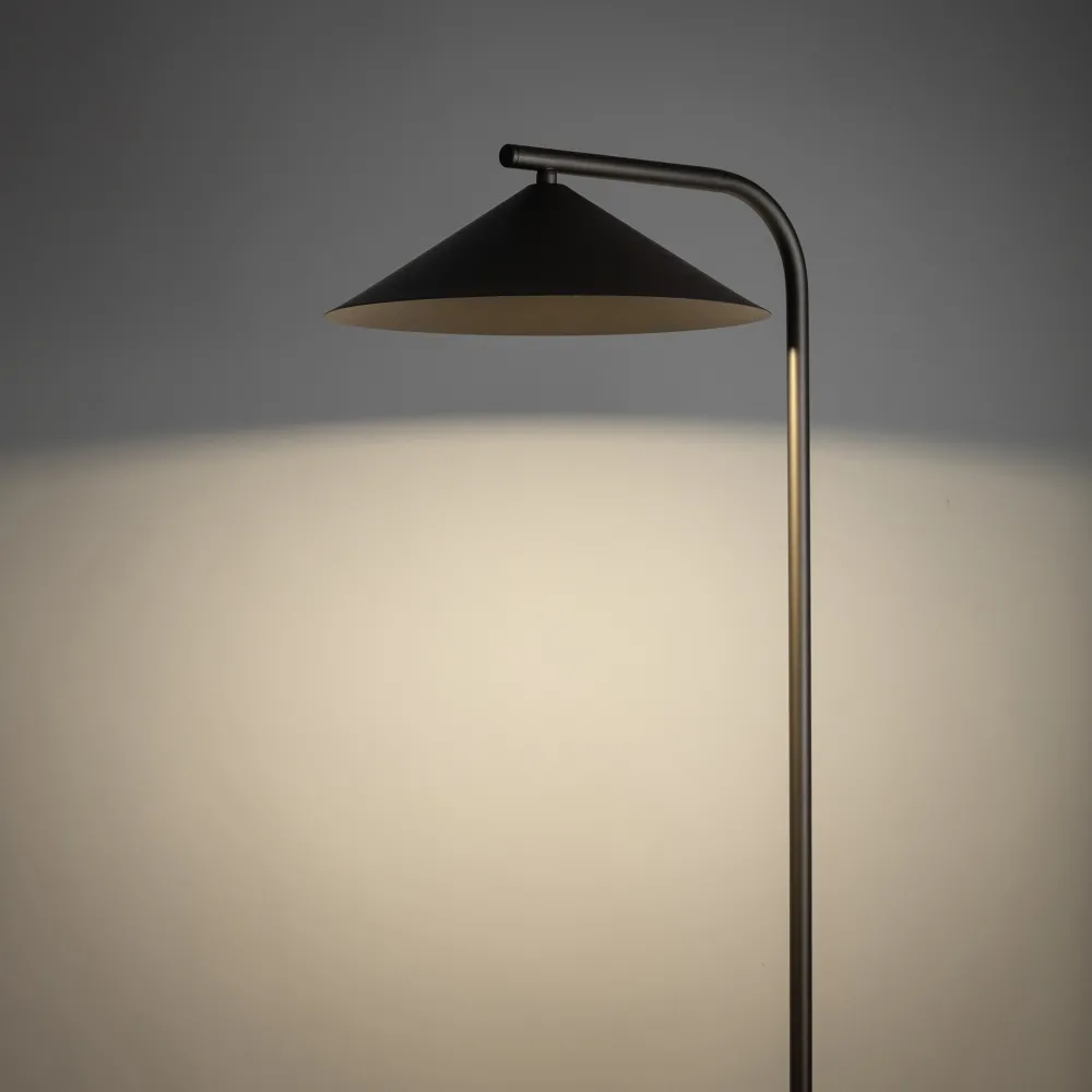 Lampade Da Terra-Selezionato da Mazzolaluce Piantana marrone da lettura design cono per salotto